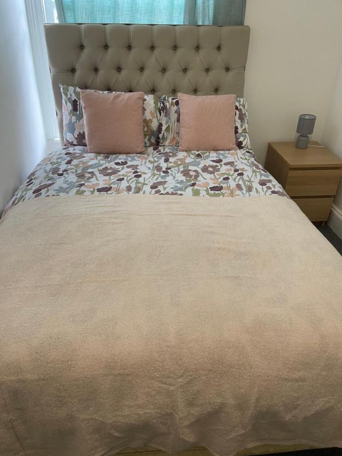 Room In Gloucester Road 4 Bristol Dış mekan fotoğraf