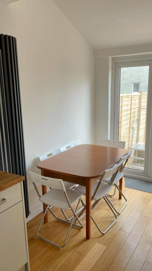 Room In Gloucester Road 4 Bristol Dış mekan fotoğraf